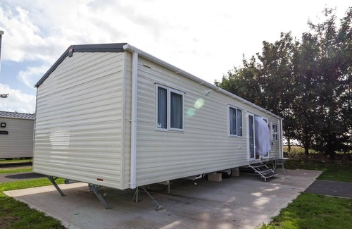 Skegness House | Beautiful caravan for hire at Southview Holiday Park near Skegness ref 33081M