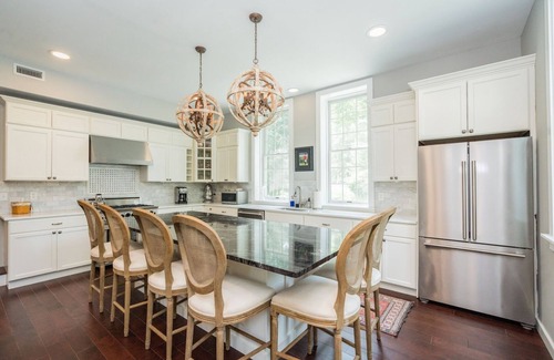 Saratoga Springs House | Beautiful carriage house-perfect for entertaining, 5 minutes to track & downtown