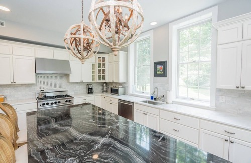 Saratoga Springs House | Beautiful carriage house-perfect for entertaining, 5 minutes to track & downtown