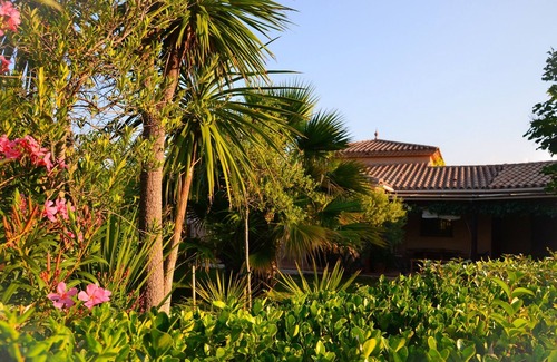 Tautavel Villa | Beautiful Catalan-style villa, swimming pool, vineyards and air conditioning