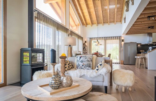 Chamoson House | Beautiful private villa for 10 guests with WIFI, TV, terrace, pets allowed and panoramic view