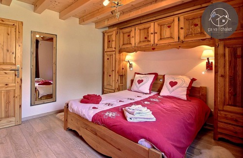 Ovronnaz Ski Chalet | Beautiful Chalet Hakuna Matata in the center of the resort