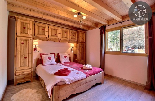Ovronnaz Ski Chalet | Beautiful Chalet Hakuna Matata in the center of the resort
