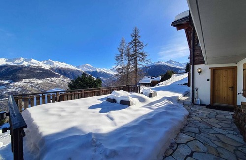 Granges Ski Chalet | Beautiful chalet in Le Bouveret with garden