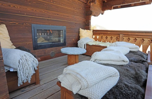 Leysin Ski Chalet | Beautiful chalet, log fires , jacuzzi and walking distance of ski lifts