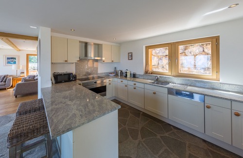 Nendaz Ski Chalet | Beautiful chalet with hot tub in heart of Nendaz, Switzerland