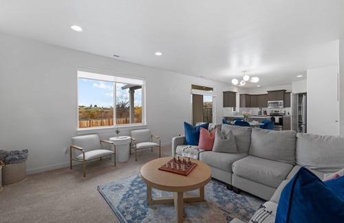 Medford House | Beautiful Clean and Modern Home In Medford.
