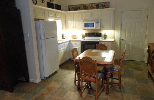 Mineola House | Beautiful, Comfortable, Private Guest Suites
