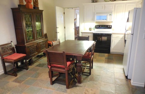 Mineola House | Beautiful, Comfortable, Private Guest Suites