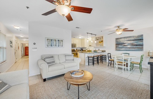 Gulf Place Condo | Beautiful condo with balcony view, community pools & hot tub
