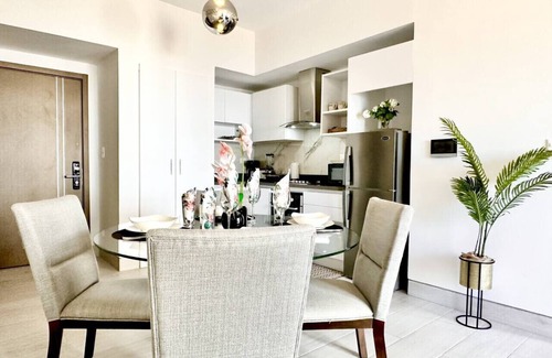Sarasota Apartment | Beautiful Condo, Rooftop Pool