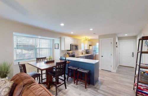 Indian Point Condo | Beautiful Condo, Steps from Table Rock Lake & Silver Dollar City