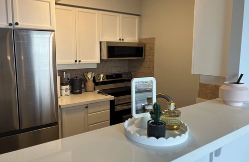 Humberwood Condo | Beautiful condo view in Toronto, great amenities, mins from airport and highways
