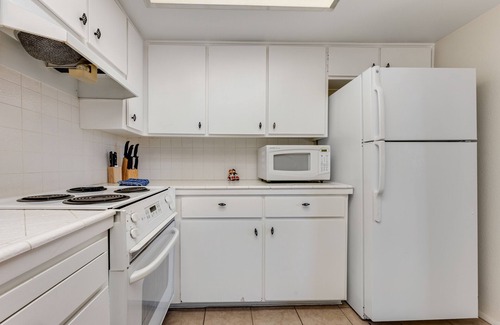 South Scottsdale Condo | Beautiful condo with WiFi, pool, & balcony - walk to downtown