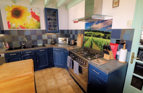 Taillecavat House | Beautiful Converted Barn, Sleeps 10, Private Pool & Garden With Wonderful Views