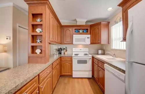 Cudjoe Key Cottage | Beautiful Cottage & Amenities in Gated Community
