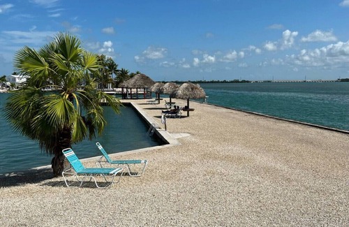 Cudjoe Key Cottage | Beautiful Cottage & Amenities in Gated Community