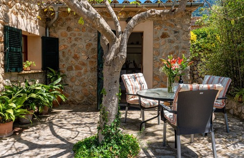 Biniaraix Cottage | Beautiful cottage with stunning views of the mountains