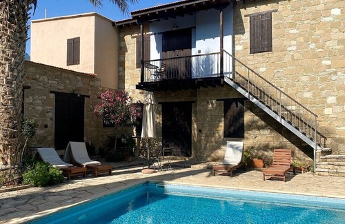 Choirokoitia Apartment | Beautiful Country House Apartment with A/C, WiFi & Pool in the Historical Village of Choirokoitia