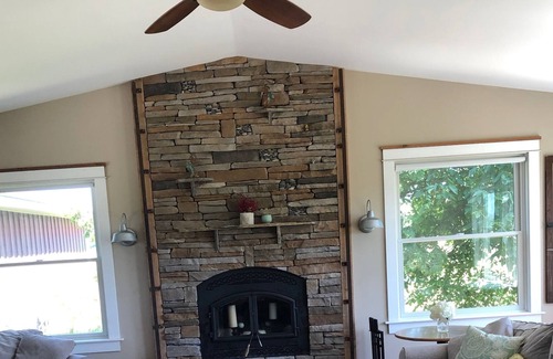 Suttons Bay House | Beautiful country home surrounded by rolling hills & vineyards