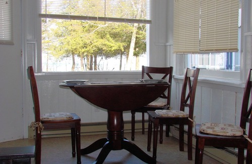 Sturgeon Bay Cottage | Beautiful Cozy Cottage on Lake Michigan! Summer is here! Don't miss Door county!