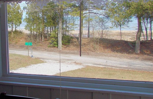 Sturgeon Bay Cottage | Beautiful Cozy Cottage on Lake Michigan! Summer is here! Don't miss Door county!