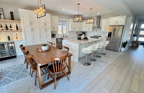 Niagara Falls House | Beautiful Cozy Luxurious House