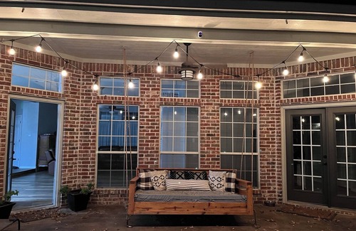 Klondike House | Beautiful Custom 4 bedroom pool home with 3 acres. Private spacious backyard.