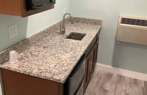 Ocean View Halifax Estates Condo | Beautiful Daytona Beach King Suite!