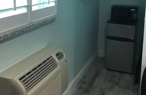 Ocean View Halifax Estates Condo | Beautiful Daytona Beach Queen Suite!