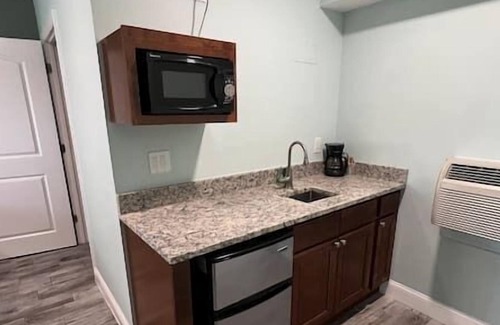 Ocean View Halifax Estates Apartment | Beautiful Daytona Beach King Suite!