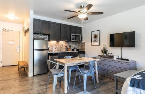 Truckee House | Beautiful Deluxe Studio w/Lake View #245 at Donner Lake Village