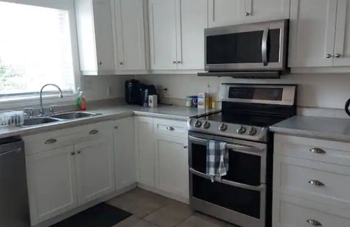 Chatham-Kent House | Beautiful detached 3 bed 2 bath home.