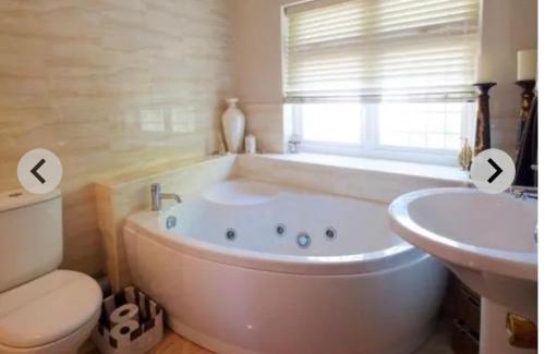 Broadstone House | Beautiful Dorset Holiday Home in private grounds