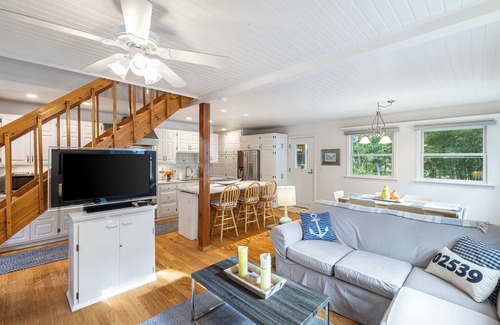 Edgartown House | Beautiful Edgartown Home-3 BR/2.5BA, Hot Tub, Gourmet Kitchen, Dogs OK!