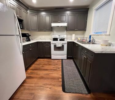 Regional District of Nanaimo Apartment | Beautiful Entire 2 Bedroom Suite