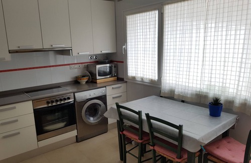 Conil de la Frontera Ski Chalet | Beautiful urb house. private 3 storey garden, wifi, 7 min village and 5 from the beach