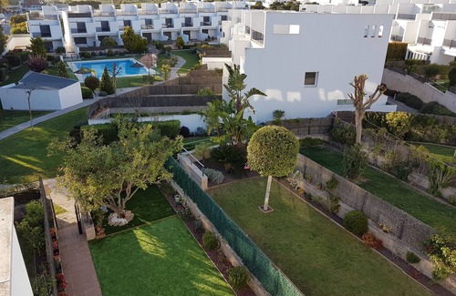 Conil de la Frontera Ski Chalet | Beautiful urb house. private 3 storey garden, wifi, 7 min village and 5 from the beach