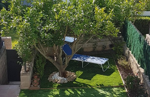 Conil de la Frontera Ski Chalet | Beautiful urb house. private 3 storey garden, wifi, 7 min village and 5 from the beach