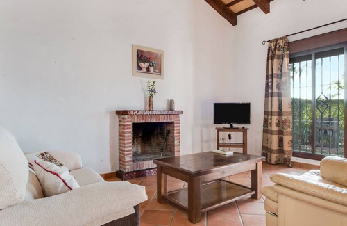 Conil de la Frontera House | Beautiful Holiday Home “Cortijo El Refugio 3” with Garden, Terrace