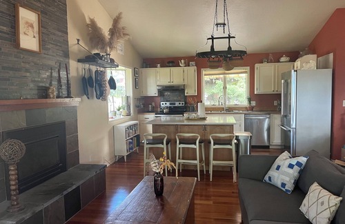 Upper Rattlesnake House | Beautiful family friendly home in the Rattlesnake with outdoor recreation nearby