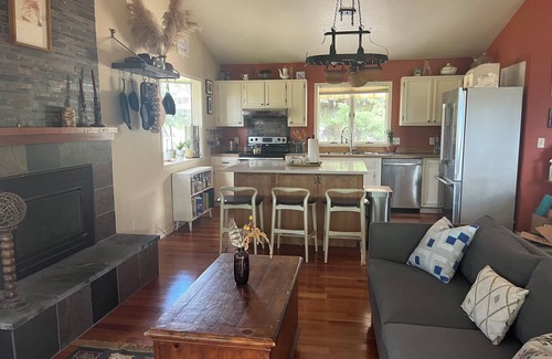 Upper Rattlesnake House | Beautiful family friendly home in the Rattlesnake with outdoor recreation nearby