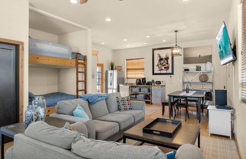 Seaside House | Beautiful Family Home, Less than one Block to the Beach