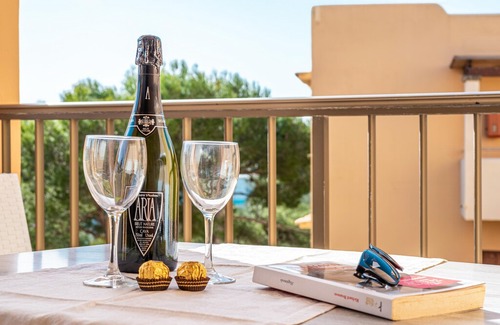 Cala Ferrera Apartment | Beautiful “Ferrera Luxe Apartamento 702” close to the Beach with Pool, Wi-Fi, A/C, Terrace & Garden; Parking Available