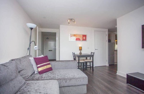 City Centre Glasgow Apartment | Beautiful Flat with Panoramic Views over the City