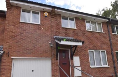 Edgbaston House | Beautiful Four Bedroom Birmingham Central House with FREE PARKING - Ideal for families and contractors