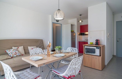 Le Port Apartment | Beautiful apartment for 4 people with pool, WIFI, TV and terrace