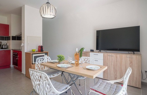 Le Port Apartment | Beautiful apartment for 4 people with pool, WIFI, TV and terrace