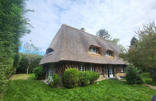 Malleville-sur-le-Bec House | Beautiful cottage with heated swimming pool and large unoverlooked garden