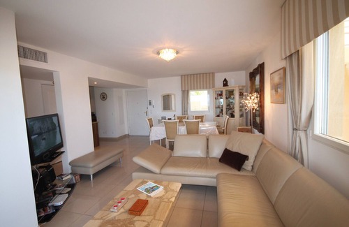 Les Termes Apartment | Beautiful apartment with sea view in Mandelieu